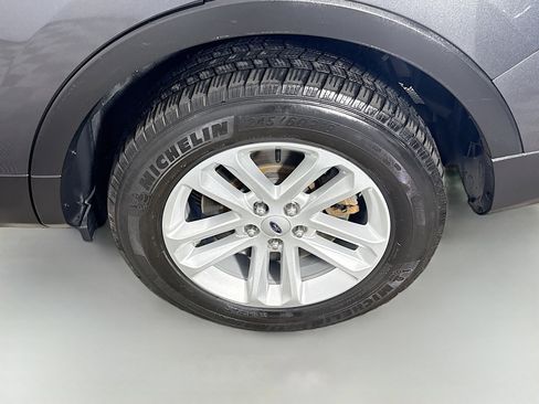 Used 2017 Ford Explorer XLT w/ Equipment Group 202A image 37