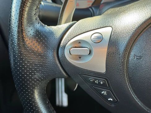 Used 2010 Nissan 370Z Touring image 16