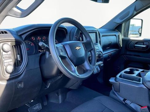 Used 2023 Chevrolet Silverado 2500 Custom w/ Custom Convenience Package image 12