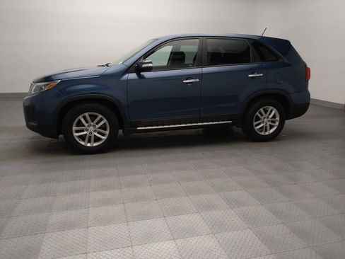 Used 2014 Kia Sorento LX image 2