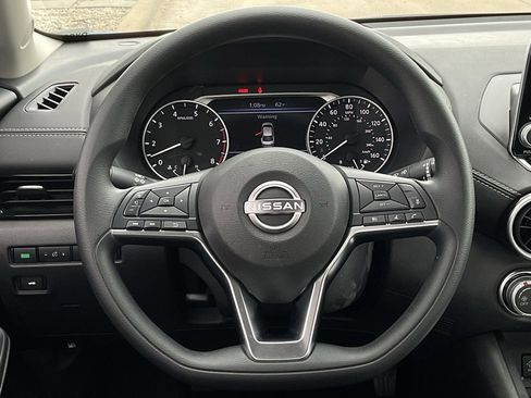 Used 2025 Nissan Sentra SV image 20