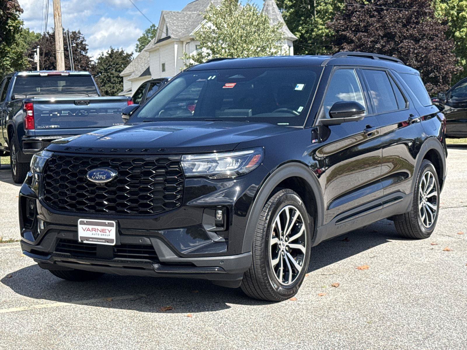Used 2026 Ford Explorer ST-Line AWD/4WD image 1