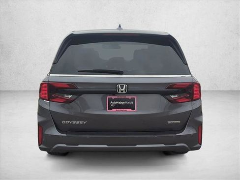 New 2026 Honda Odyssey Touring image 8