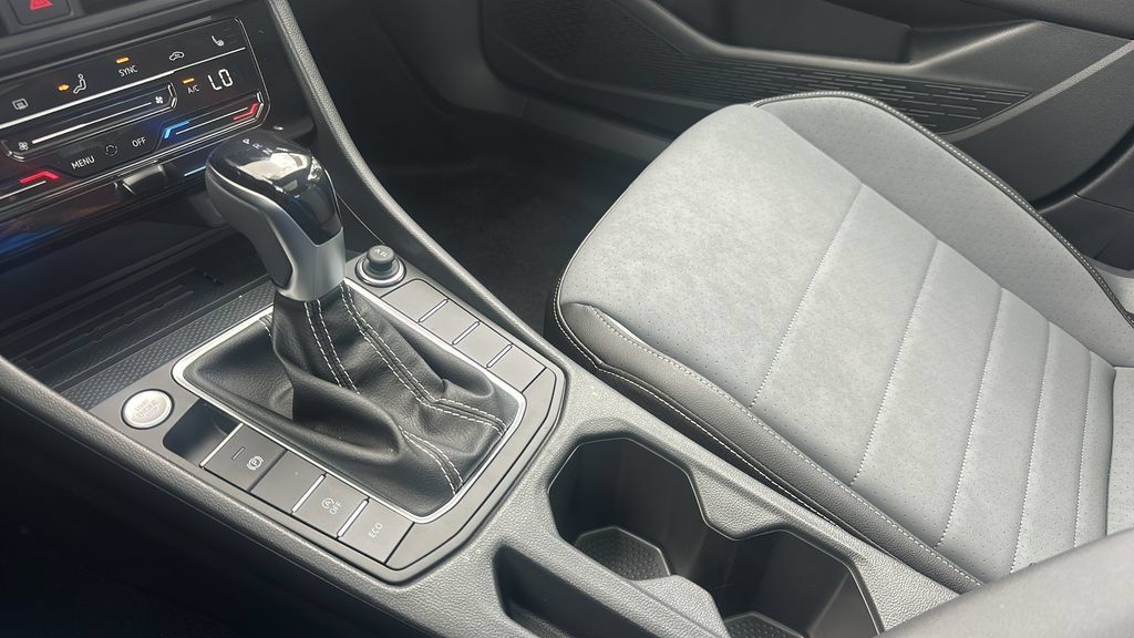 New 2027 Volkswagen Jetta SE FWD image 14