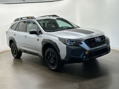 Certified 2025 Subaru Outback Wilderness AWD/4WD image 33