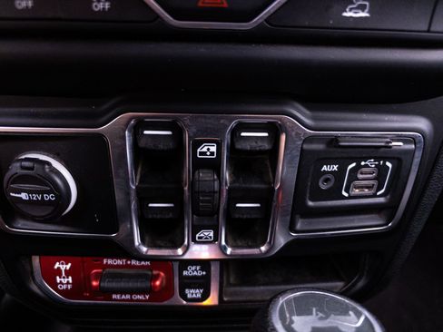 Used 2022 Jeep Wrangler Unlimited Rubicon w/ Cold Weather Group AWD/4WD image 28