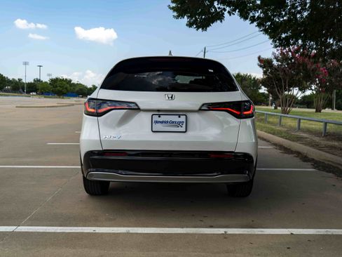 Used 2025 Honda HR-V EX-L image 8