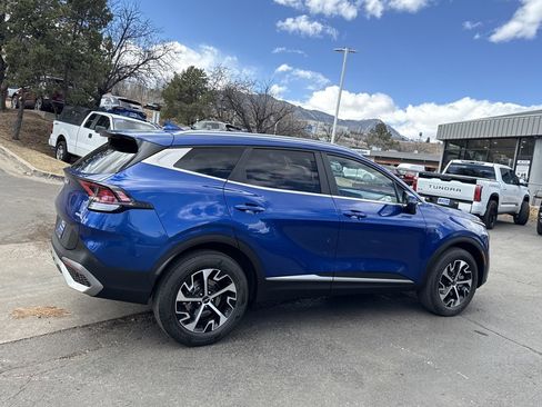 Used 2023 Kia Sportage EX image 8