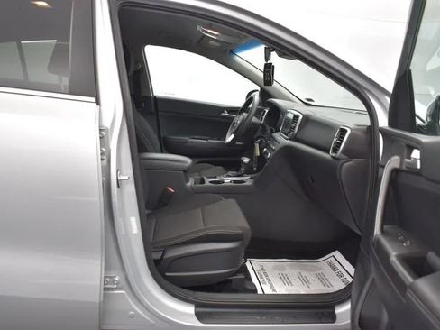 Used 2020 Kia Sportage LX w/ LX Popular Package AWD/4WD image 17
