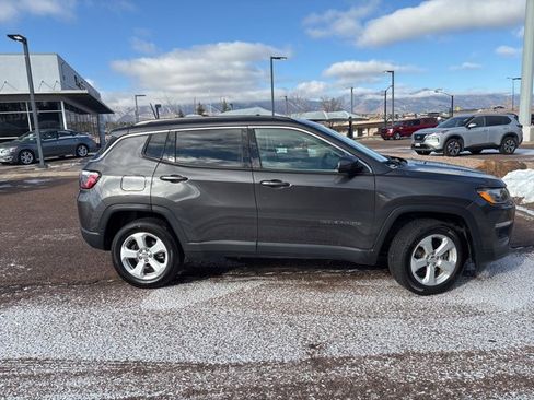 Used 2021 Jeep Compass Latitude image 11