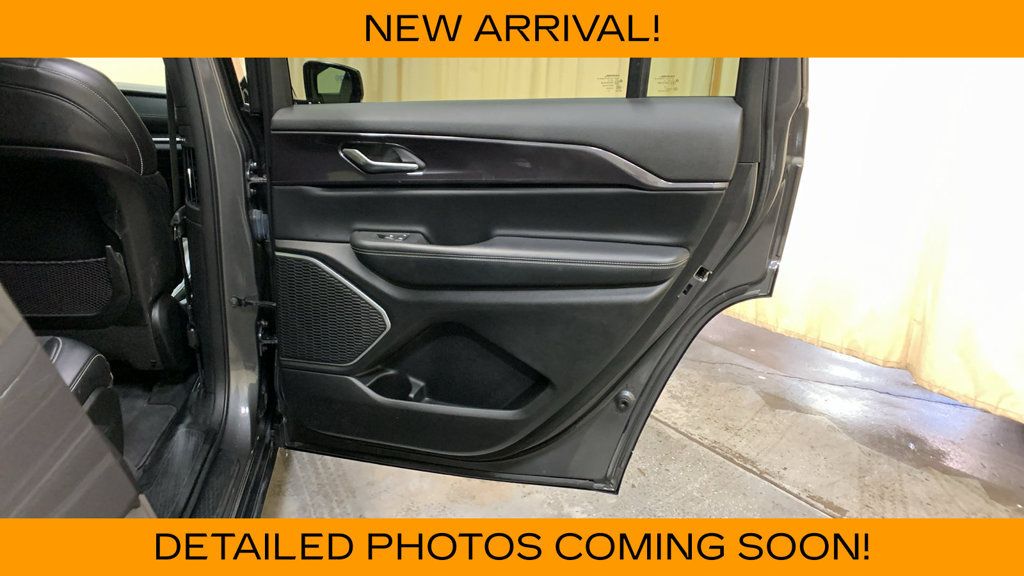 Used 2021 Jeep Grand Cherokee L Laredo AWD/4WD image 13