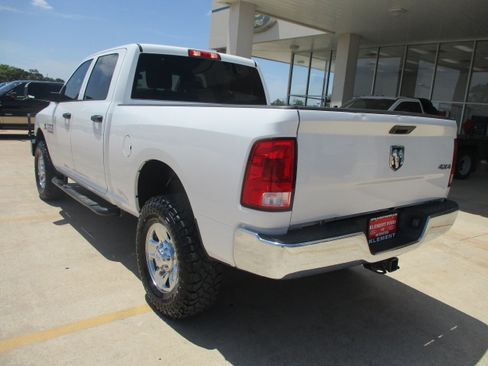 Used 2018 RAM 2500 Tradesman w/ Chrome Appearance Group AWD/4WD image 5