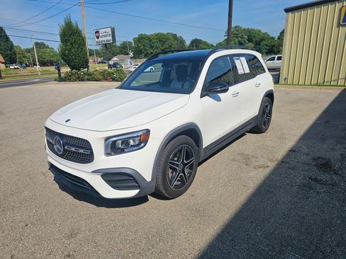 Used 2023 Mercedes-Benz GLB 250 4MATIC w/ AMG Line image 5