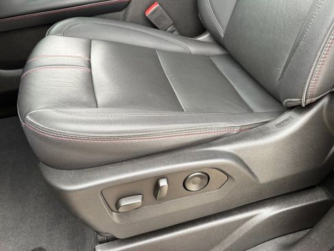 Used 2022 Chevrolet Suburban RST w/ Luxury Package image 35