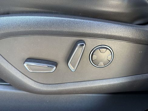 Used 2018 Lincoln MKC Select w/ Select Plus Package image 16