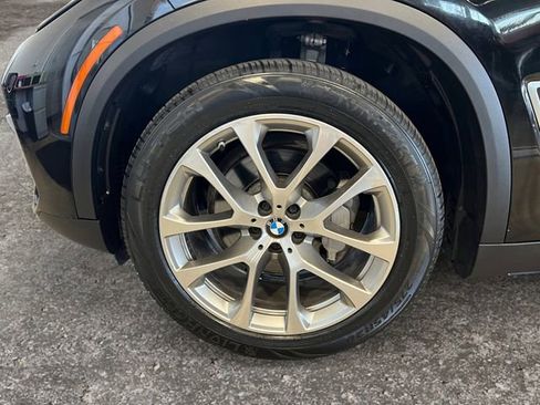 Used 2021 BMW X5 xDrive40i AWD/4WD image 12