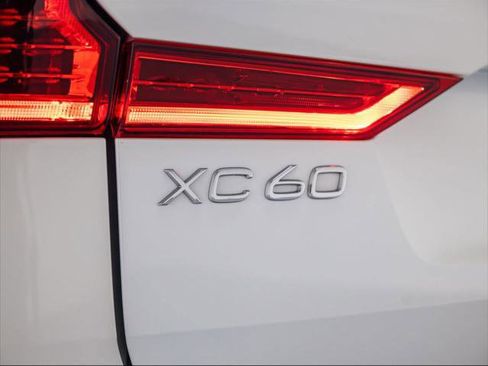 Used 2021 Volvo XC60 T8 Inscription w/ Advanced Package image 14