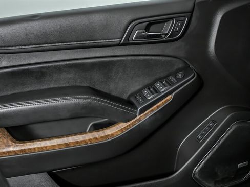 Used 2015 Chevrolet Suburban LTZ image 13
