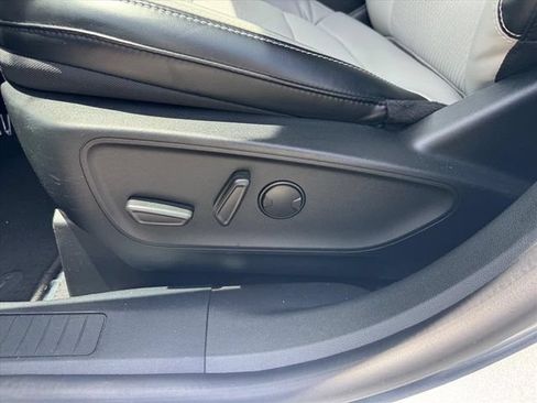 Used 2024 Ford Escape SE FWD image 16