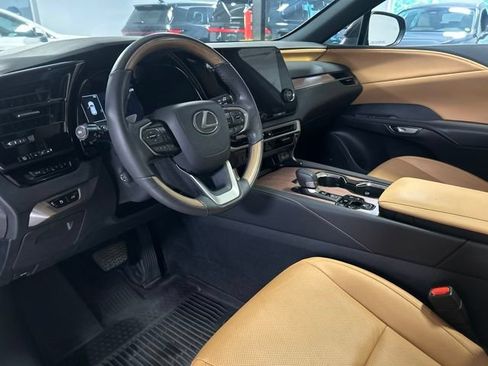Used 2023 Lexus RX 350 Premium w/ Accessory Package AWD/4WD image 11