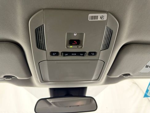 Used 2024 Toyota Highlander LE image 37