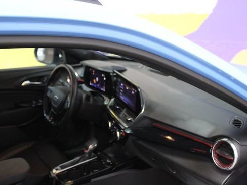 Used 2024 Chevrolet Trax RS w/ Sunroof Package FWD image 10