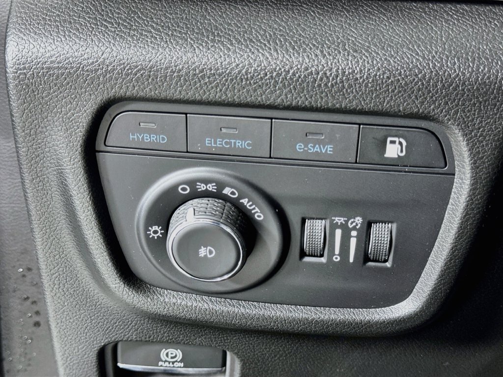 Used 2023 Jeep Grand Cherokee 4WD 4xe w/ Luxury Tech Group II image 21