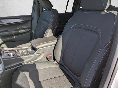 New 2025 Jeep Grand Cherokee Laredo X w/ Luxury Tech Group I image 23