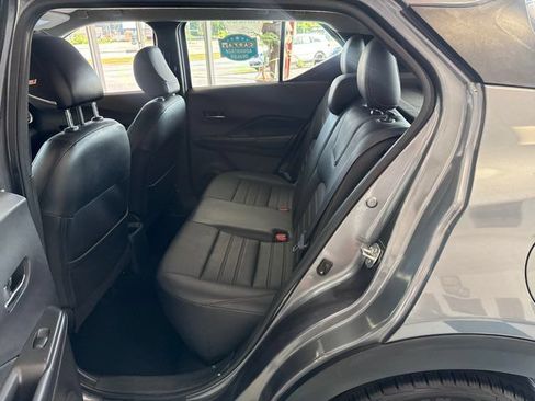 Used 2019 Nissan Kicks SR w/ SR Premium Package FWD image 10