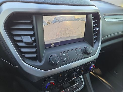 Used 2021 GMC Acadia SLT w/ LPO, Floor Liner Package image 18