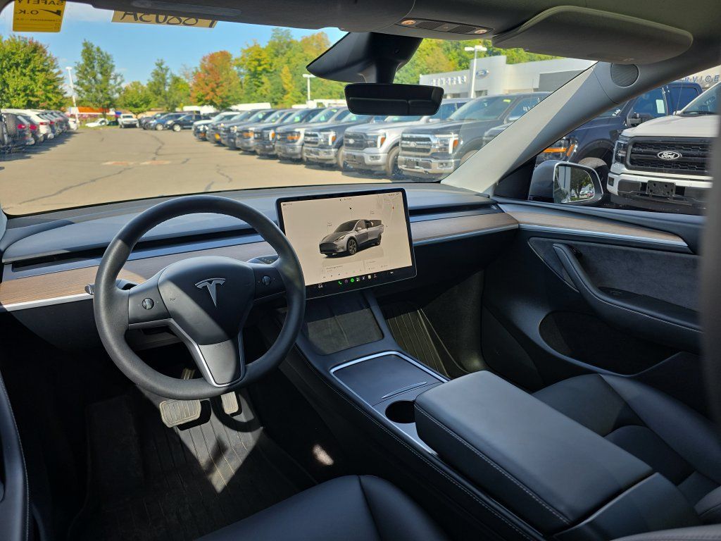 Used 2024 Tesla Model Y Long Range AWD/4WD image 17