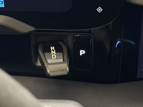 Certified 2025 Porsche Taycan image 19