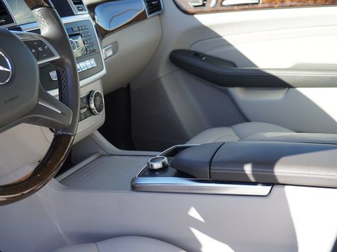 Used 2012 Mercedes-Benz ML 350 BlueTEC 4MATIC image 28