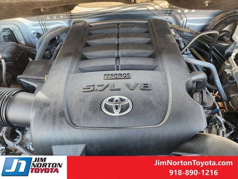 Used 2017 Toyota Tundra SR5 w/ SR5 Upgrade Package image 32