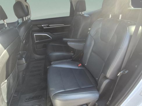 Used 2020 Kia Telluride S FWD image 19
