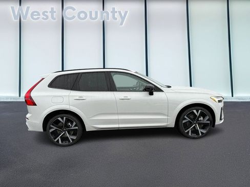 New 2026 Volvo XC60 B5 Ultra w/ Climate Package image 2
