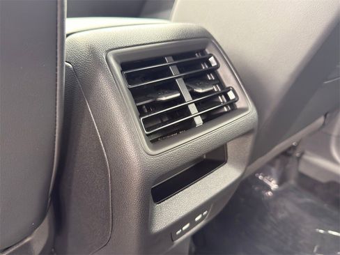 New 2026 Volkswagen Tiguan SE R-Line image 27