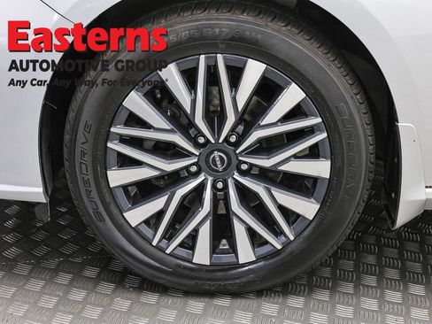 Used 2023 Nissan Altima 2.5 SV w/ SV Premium Package AWD/4WD image 32