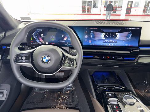 Used 2024 BMW 530i xDrive 530i xDrive w/ Convenience Package image 16