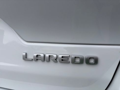 Used 2025 Jeep Grand Cherokee Laredo w/ Trailer Tow Package image 27