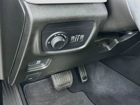 Used 2023 Jeep Grand Cherokee Altitude AWD/4WD image 14