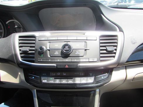 Used 2016 Honda Accord LX image 15