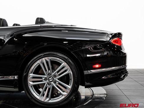 Used 2023 Bentley Continental GT Mulliner image 17