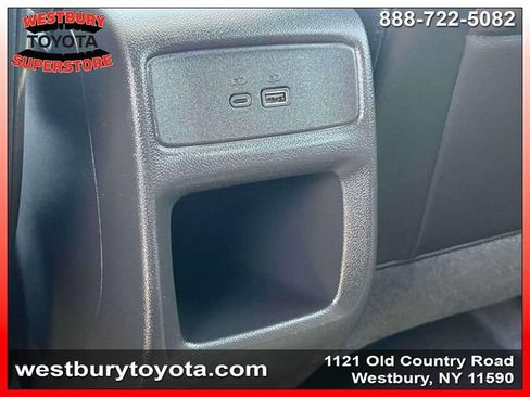 Used 2026 Chevrolet Trax RS w/ Sunroof Package FWD image 16