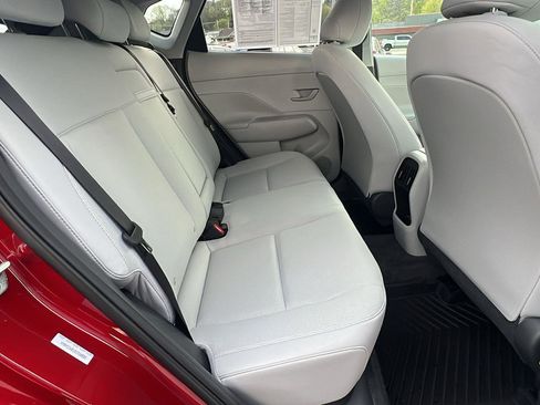 Used 2025 Hyundai Kona SEL AWD/4WD image 15