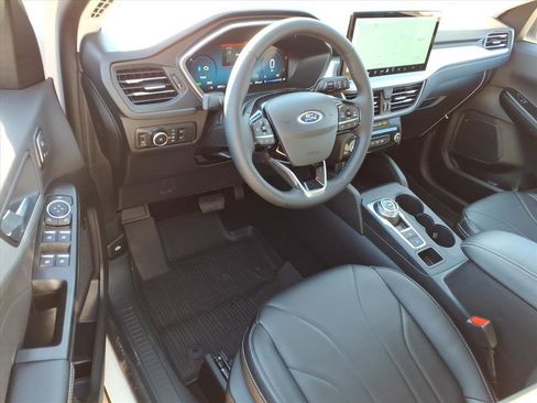 Used 2025 Ford Escape Base w/ PHEV Premium Package image 9