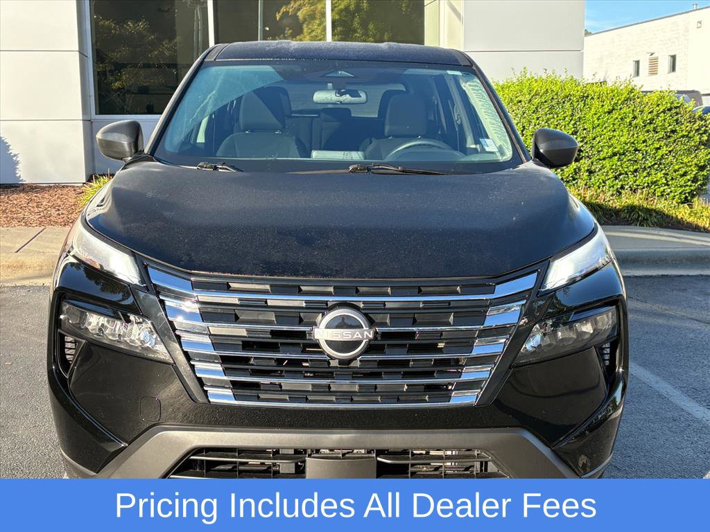 Used 2025 Nissan Rogue S AWD/4WD image 4