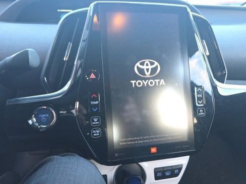 Used 2019 Toyota Prius Prime Advanced image 5