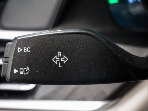 Used 2022 BMW X7 M50i w/ Dynamic Handling Package image 38