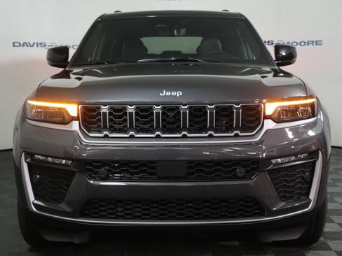 New 2026 Jeep Grand Cherokee Limited AWD/4WD image 12